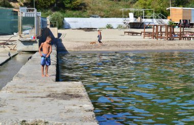 Odessa, Ukrayna - 09 25 2018: doğal görünümü Beach, Karadeniz Güz
