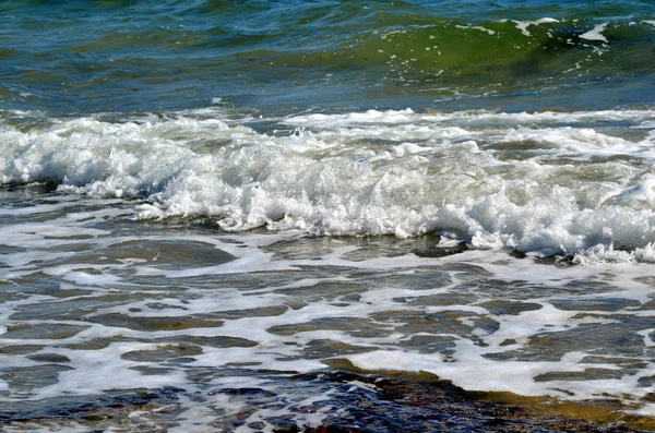 Autumn Wind Drives Salty Wave Underwater Rocks Shore — Stock Photo, Image