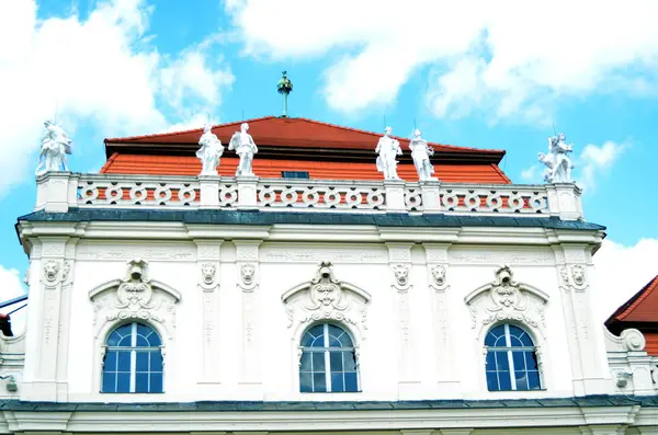 Viena Austria 2019 Composición Escultórica Azotea Del Edificio Palacio Belvedere — Foto de Stock