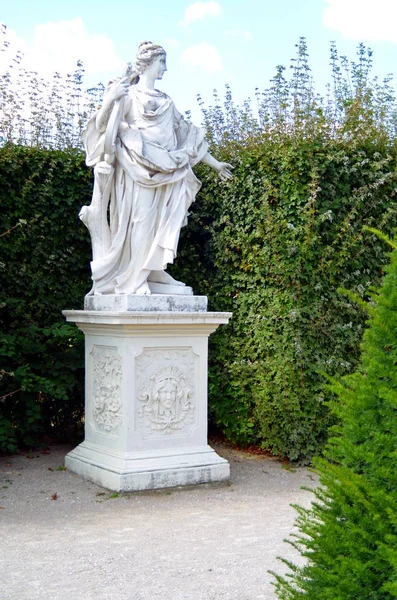 Wenen Oostenrijk 2019 Sculptuur Compositie Middeleeuwse Vrouw Met Harp Sokkel — Stockfoto