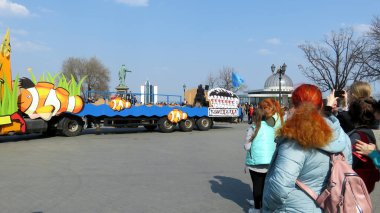 Odessa, Ukrayna - 04 01 2019: Comedyad adlı komedyad grubunun bir araba şovu ile 