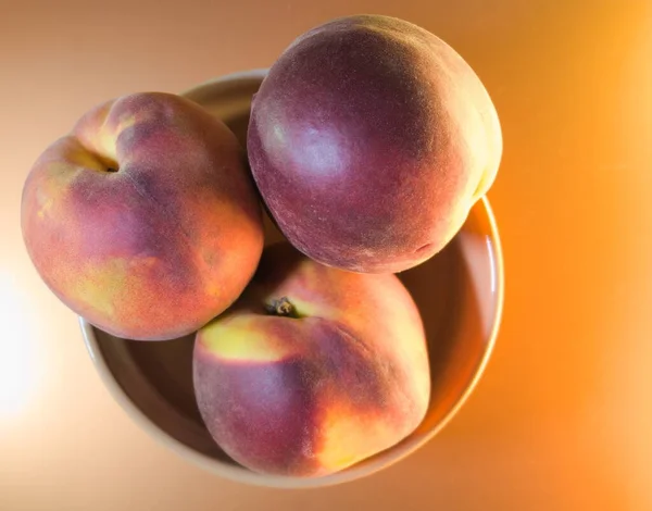 Ripe Peaches Light Yellow Background Top View — Stock Photo, Image