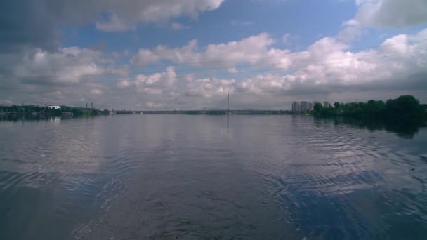 Voyage en bateau à moteur — Video