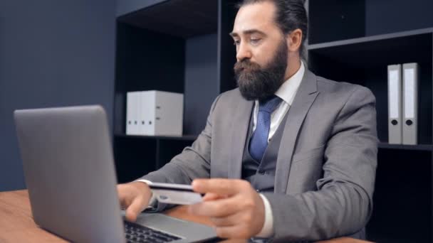 Arbeitsprozess im modernen Büro — Stockvideo