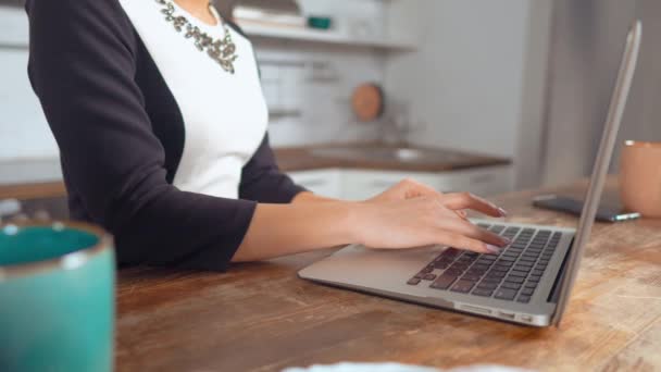 B roll mujer trabajo en casa — Vídeos de Stock