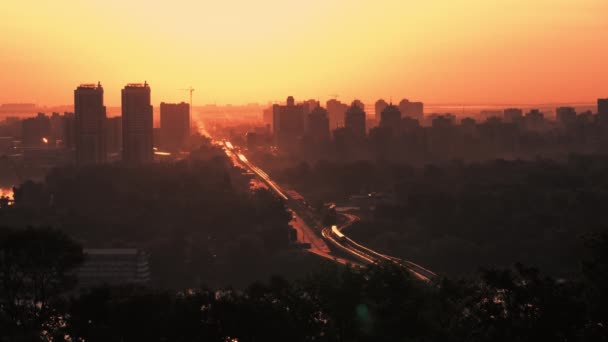 Vista superior del paisaje urbano al amanecer — Vídeos de Stock