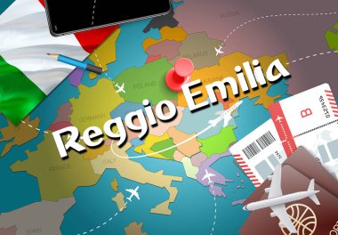 Reggio Emilia şehir seyahat ve Turizm hedef kavramı. İtalya bayrağı ve Reggio Emilia şehir haritası üzerindeki. İtalya kavramı harita arka plan seyahat. Bilet uçak ve Reggio Emilia tatil İtalyan vacatio için uçuşlar