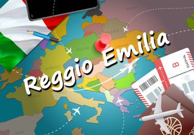 Reggio Emilia şehir seyahat ve Turizm hedef kavramı. İtalya bayrağı ve Reggio Emilia şehir haritası üzerindeki. İtalya kavramı harita arka plan seyahat. Bilet uçak ve Reggio Emilia tatil İtalyan vacatio için uçuşlar