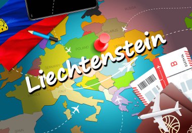 Liechtenstein kavramı harita arka plan uçak biletleri ile seyahat. Liechtenstein seyahat ve Turizm hedef kavramı ziyaret edin. Lihtenştayn bayrağı harita üzerinde. Uçak ve Liechtensteinian tatil için uçuşlar
