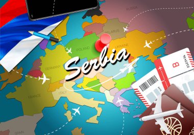 Sırbistan seyahat kavramı harita arka plan ile uçak biletleri. Sırbistan seyahat ve Turizm hedef kavramı ziyaret edin. Harita Sırbistan bayrağı. Uçak ve Belgrad, Novi sa Sırp tatil için uçuşlar