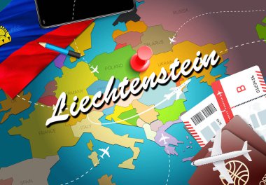 Liechtenstein kavramı harita arka plan uçak biletleri ile seyahat. Liechtenstein seyahat ve Turizm hedef kavramı ziyaret edin. Lihtenştayn bayrağı harita üzerinde. Uçak ve Liechtensteinian tatil için uçuşlar