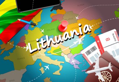 Litvanya seyahat kavramı harita arka plan ile uçak biletleri. Litvanya seyahat ve Turizm hedef kavramı ziyaret edin. Litvanya bayrağı harita üzerinde. Uçak ve Vilnius, Kauna için Litvanya tatil için uçuşlar