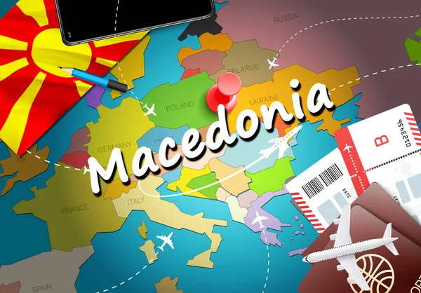 Makedonya seyahat kavramı harita arka plan ile uçak biletleri. Makedonya seyahat ve Turizm hedef kavramı ziyaret edin. Makedonya bayrak harita üzerinde. Uçak ve Üsküp, Ohri için Makedon tatil için uçuşlar