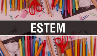 Tahta zeminde okul malzemeleri olan bir Estem. estem metni 