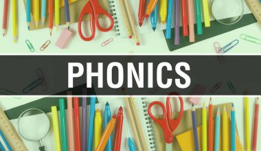Tahta zeminde okul malzemeleriyle fonograflar var. Phonics t