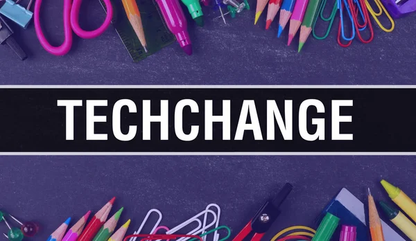 TechChange texto escrito sobre educação fundo de volta à escola — Fotografia de Stock