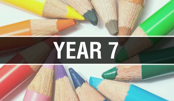 Έτος 7 έννοια πανό με υφή από πολύχρωμα στοιχεία της εκπαίδευσης — Φωτογραφία Αρχείου