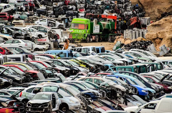 Schroot Yard Met Stapel Van Verpletterde Auto Tenerife Kanarie Eilanden — Stockfoto