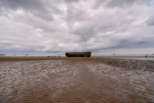 Spiaggia Arromanches Les Bains Con Resti Del Porto Mulberry Normandia — Foto Stock