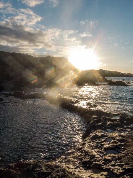 Foto Del Sole Che Tramonta Nel Mare — Foto Stock