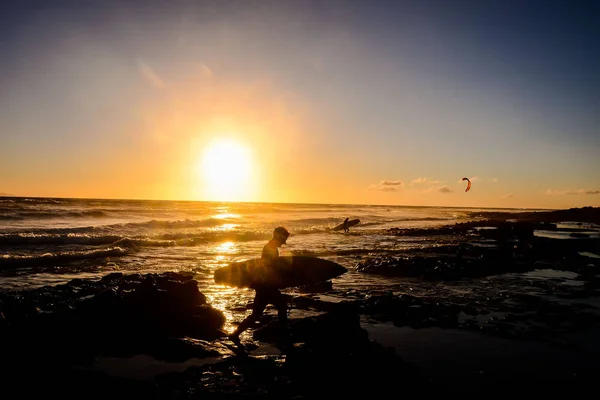 Single Surfer Sunset Calm Ocean — Stock Photo, Image