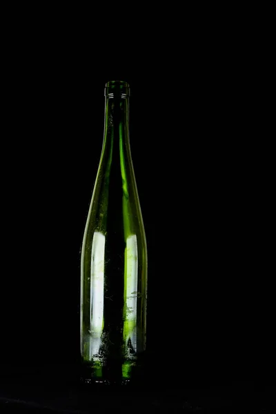 Botella Vidrio Vacío Aislado Sobre Fondo Negro —  Fotos de Stock