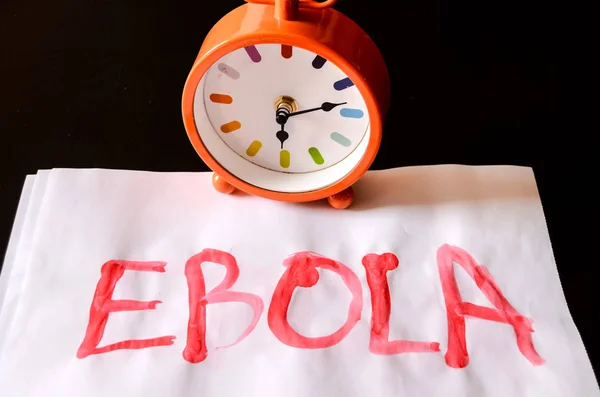 Sözcük Ebola Metni Beyaz Kağıt Üzerinde Kanla Yazıldı — Stok fotoğraf
