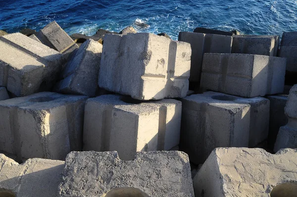 Κύβοι Τσιμέντου Breakwater Προστασία Της Ακτογραμμής Στο Λιμάνι — Φωτογραφία Αρχείου