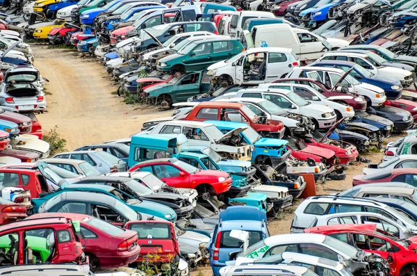 Schrottplatz Mit Haufen Zerquetschter Autos Auf Teneriffa — Stockfoto