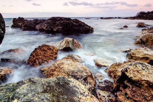 Kayalar Deniz Güzel Dijital Fotoğraf — Stok fotoğraf