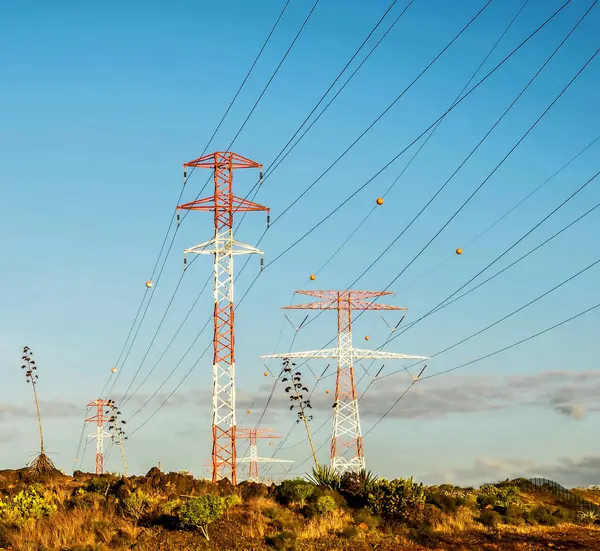 Énergie Électricité Pylône Électrique Sur Ciel Bleu — Photo