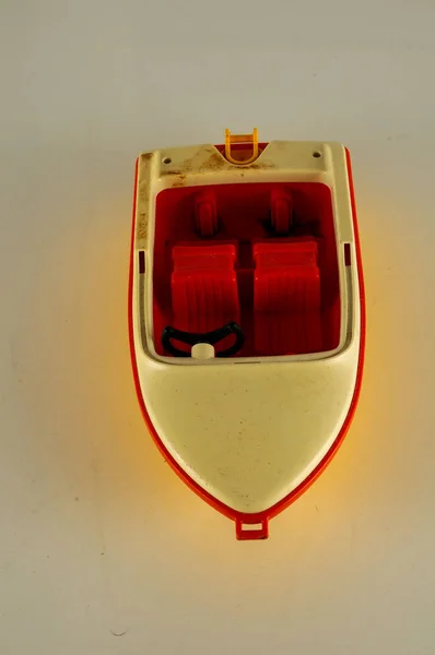 Крупный План Игрушечной Лодки Объект Белом Фоне — стоковое фото