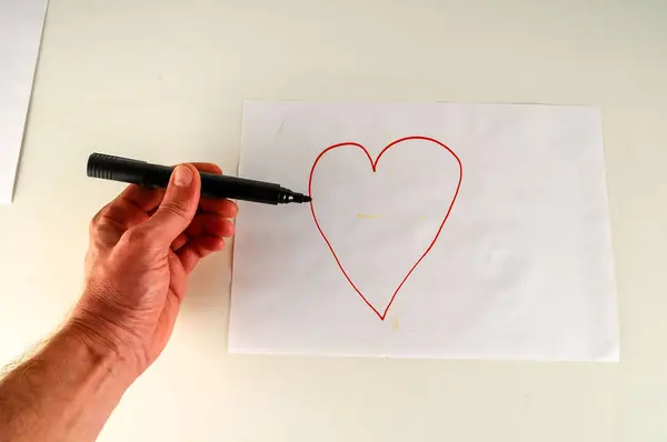 Gros Plan Feuille Avec Coeur Dessin Objet Sur Fond Blanc — Photo