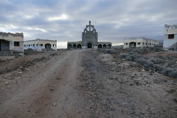 Tenerife加那利群岛一个军事基地的废弃建筑 — 图库照片