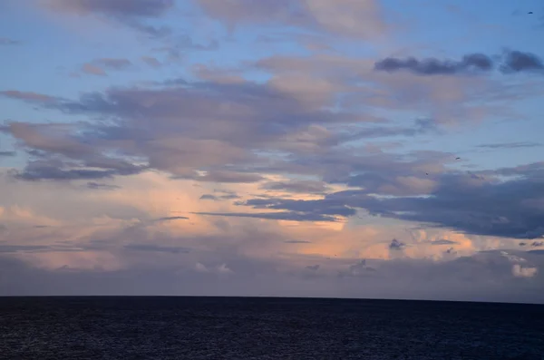 Nuvole Nuvole Colorate Tramonto Vicino All Oceano — Foto Stock