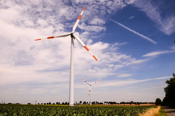 Yel Değirmeni Rüzgar Türbini Yenilenebilir Yeşil Enerji Kaynağı — Stok fotoğraf