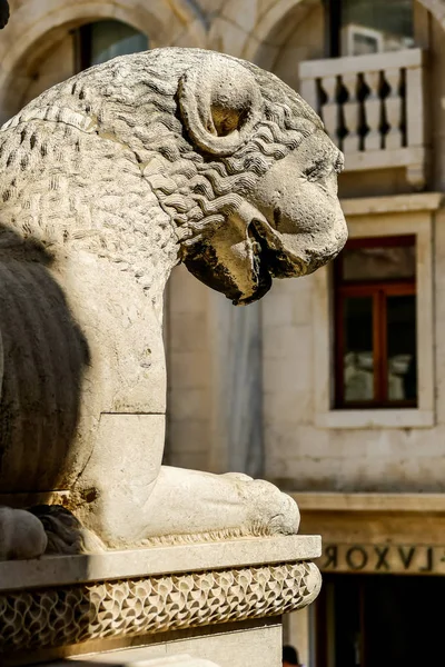 Löwenstatue Schönes Digitales Foto — Stockfoto