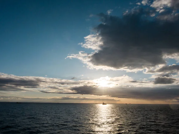 Foto Cielo Blu Con Nuvola Primo Piano — Foto Stock