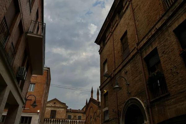 Ferrara Nın Merkez Caddelerinden Birine Bak — Stok fotoğraf