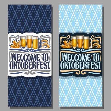 Vektör dikey afiş Oktoberfest için kopya alanı, akçaağaç yaprağı ve çubuk kraker, cam ürünleri ile alkollü içecekler, bira festivali biletlerini sözler için özgün yazı tipi ile oktoberfest için hoşgeldiniz..
