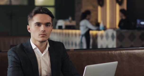 Portrait of serious male entrepreneur in a modern shared workplace. Business, Finance, Founder, Success Concept — Stock Video