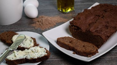 Selbstgebackenes Düşük Carb Quarkbrot