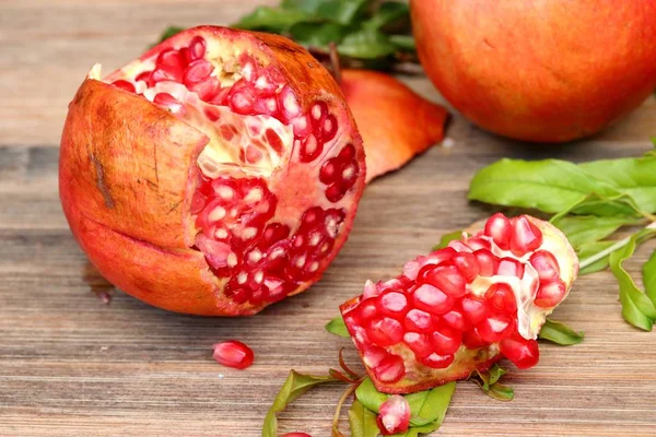 Fruta Roja Granada Fresca —  Fotos de Stock