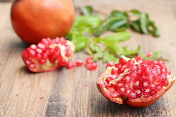 Fruta Roja Granada Fresca —  Fotos de Stock