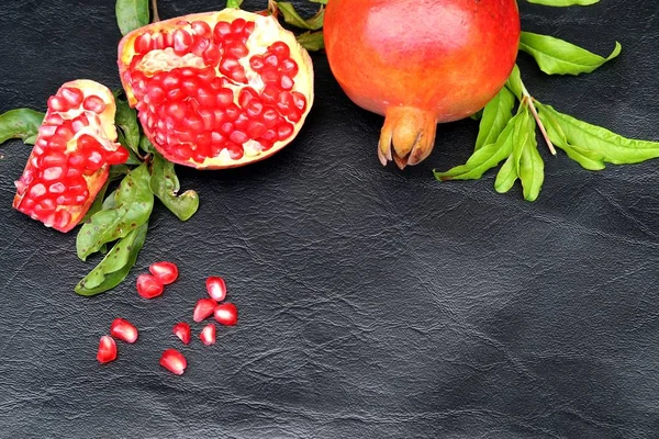 Red Fresh Pomegranate Fruit — Stock Photo, Image