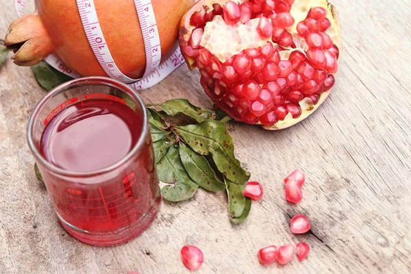 Fruta Granada Con Jugo —  Fotos de Stock