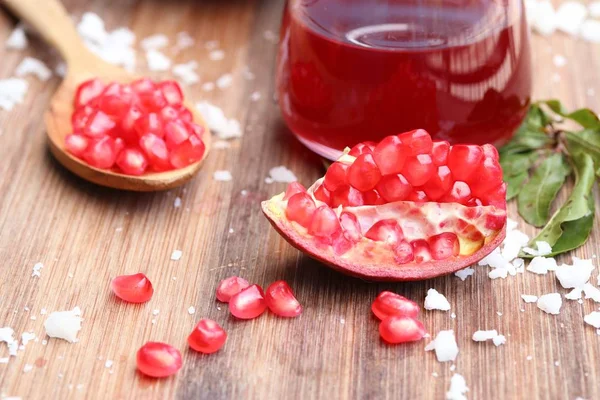 Fruta Granada Con Jugo — Foto de Stock