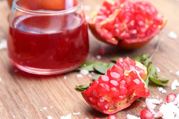 Fruta Granada Con Jugo — Foto de Stock