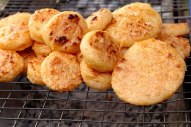 yumurta ile ızgara yapışkan pirinç