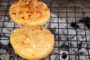 yumurta ile ızgara yapışkan pirinç